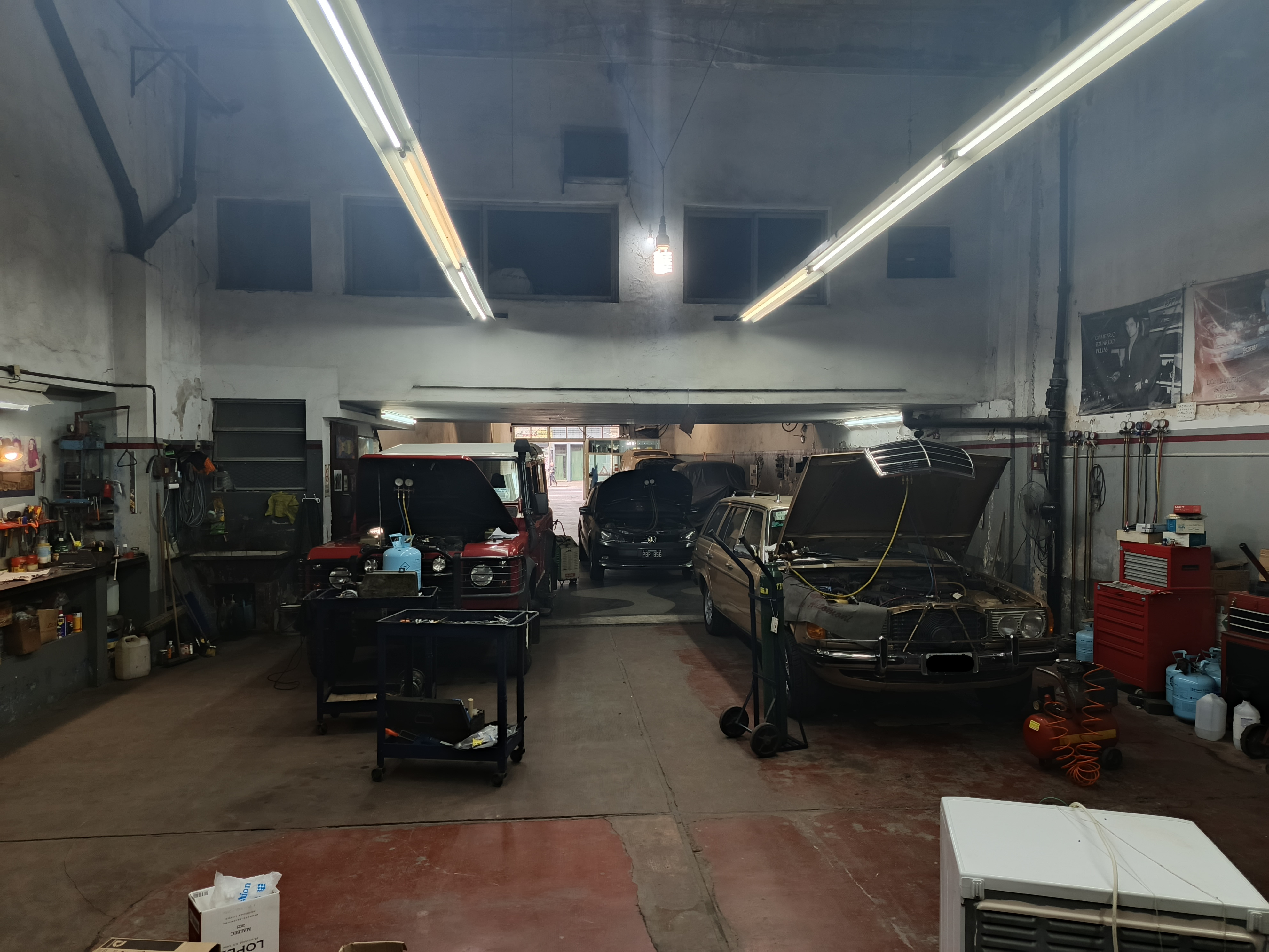 Interior del taller Argentair Service Integral en Boedo
